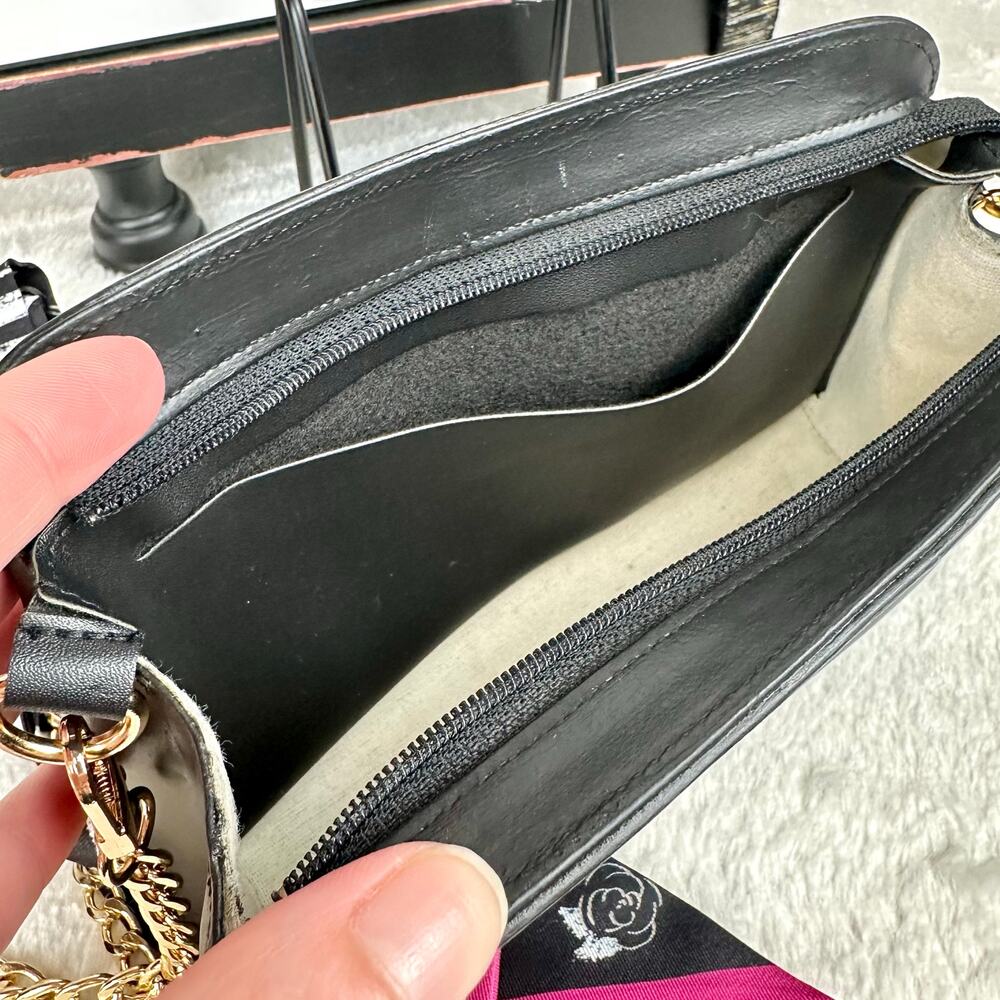 CHANEL black matte leather VINTAGE crossbody cosmetic bag with chain NICE GIFT! - Picture 11 of 16